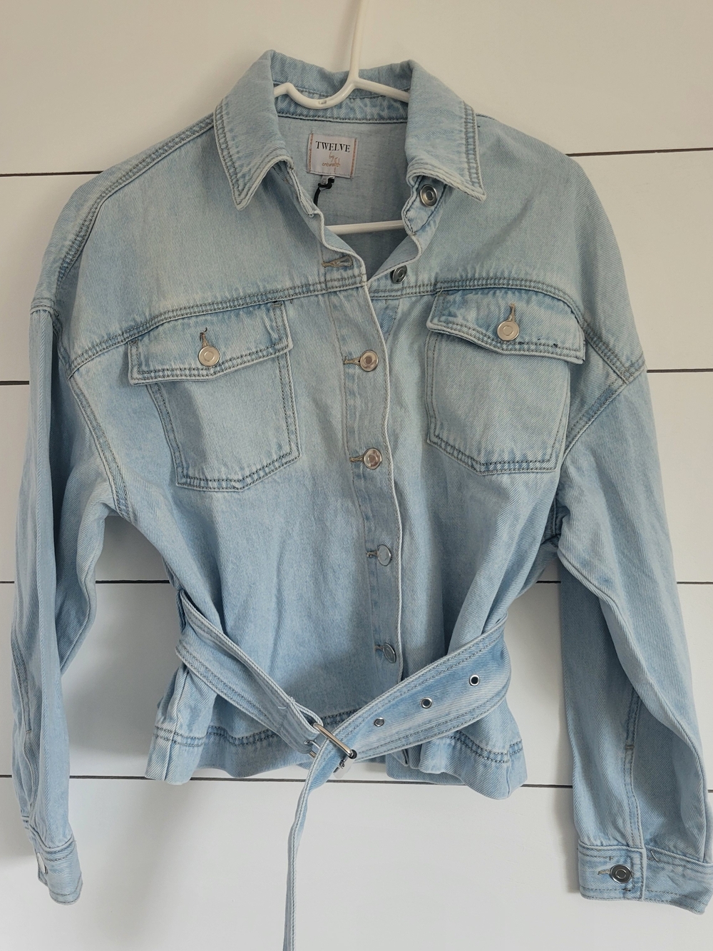 NWT Ontwelfth Light Wash Denim Jacket with Attatched Belt Small
